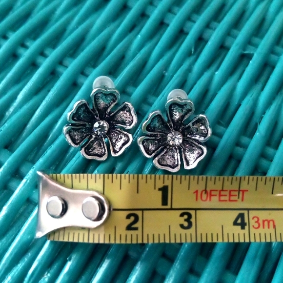 Silver Rose Jewelry Set - Picture 4 of 5